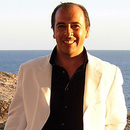 Il PhD USA Dott. - CAV. Costantino Mazzanobile d'Aragona naturopata master specializzato in naturopatia scientifica umana e veterinaria